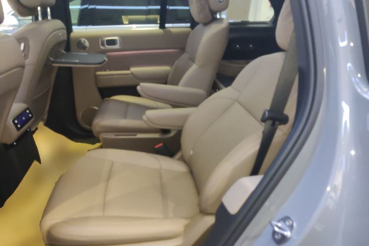 Used Li Auto L8 2025 Ultra Smart Refreshed Edition