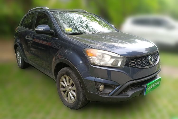 Used SsangYong Korando 2013 2.0L Gasoline Two-Wheel Drive Automatic Elite Edition Front Right 45 Deg