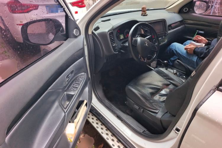 Used Mitsubishi Outlander 2018 2.0L Two-Wheel Drive Glory Edition 5 Seats
