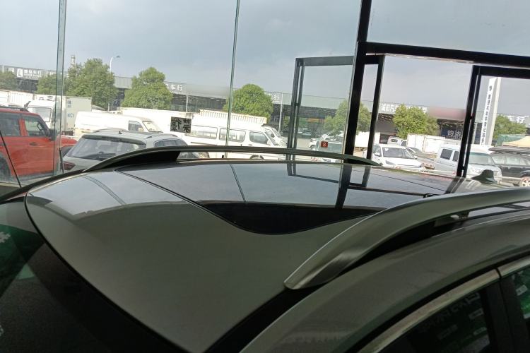 Used Roewe RX5 2016 20T Two-Wheel Drive Automatic Internet Smart Edition Roof