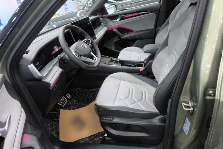 Used Volkswagen Tayron 2025 Tiguan L 380TSI 4Motion Luxury Left Front Seat