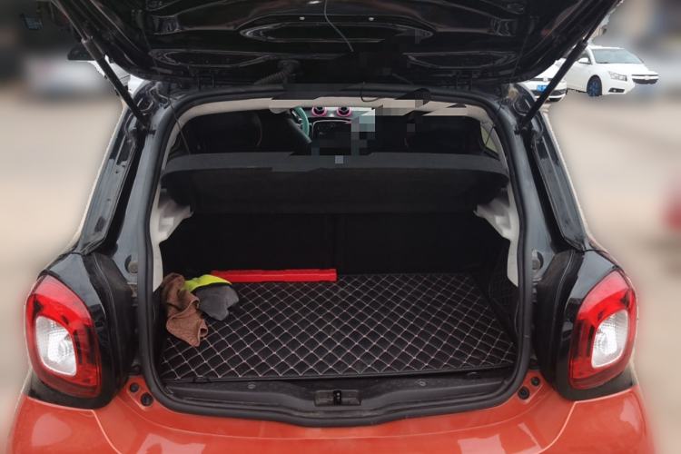 Used smart forfour 2018 1.0L 52kW Passion Edition Trunk