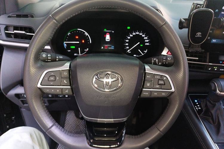 Used Toyota Sienna 2024 2.5L Hybrid Four-Wheel Drive Prestige Edition