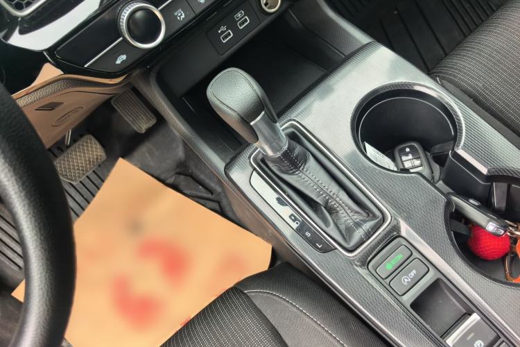 Used Honda Civic 2023 240TURBO CVT Dynamic · Center Stage Special Edition Gear Lever