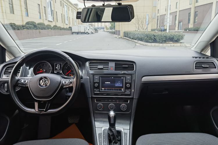 Used Volkswagen Golf 2018 230TSI Automatic Comfort Model
