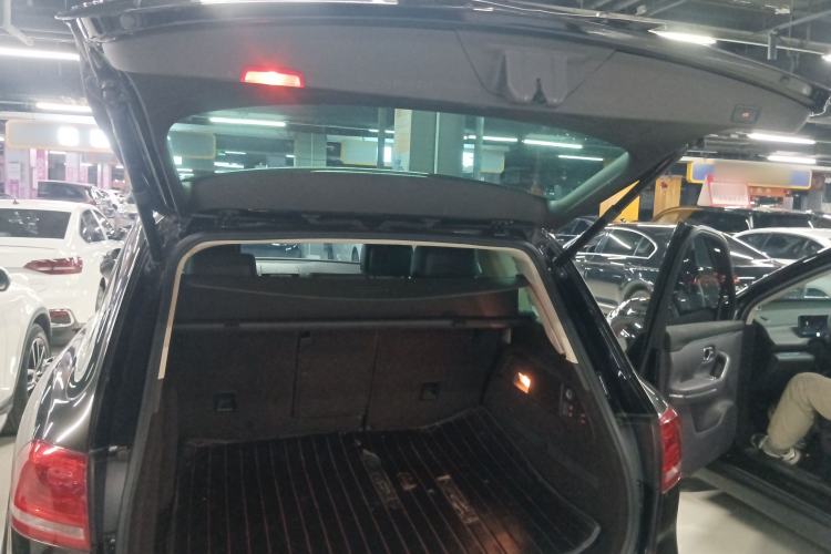 Used Volkswagen Touareg 2011 3.0 TSI Luxury Edition Trunk