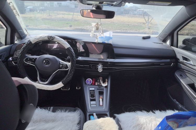 Used Volkswagen Golf 2023 280TSI DSG R-Line Lite Center Console