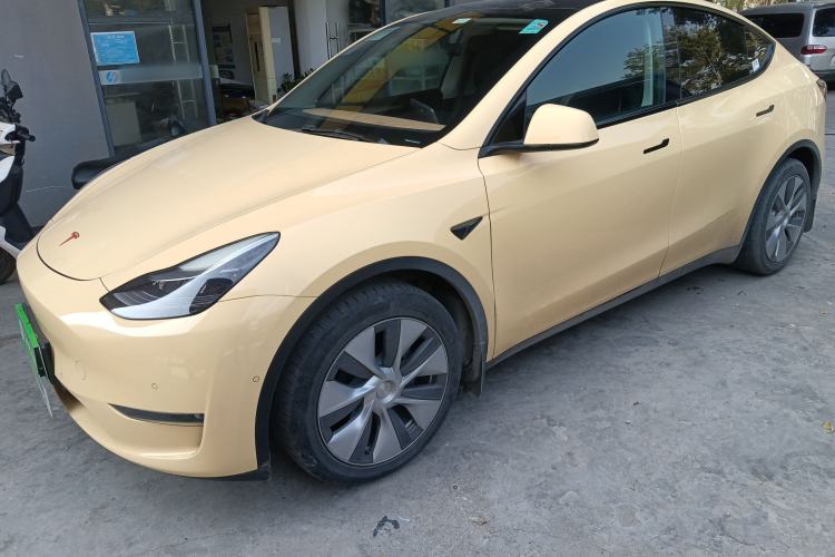 Used Tesla Model Y 2022 Long-Range All-Wheel-Drive Version