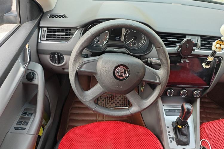 Used Skoda Octavia 2015 1.6L Automatic Yijie Edition
