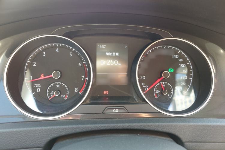 Used Volkswagen Golf 2017 1.6L Automatic Comfort Million-Vehicle Anniversary Edition