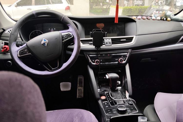 Used BORGWARD BX7 2016 28T Four-Wheel Drive Flagship Version 5 Seats Center Console