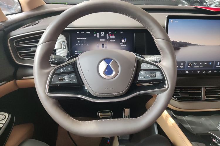 Used Denza D9 2025 DM-i Intelligent Drive 1020 Four-Wheel Drive Flagship Model
