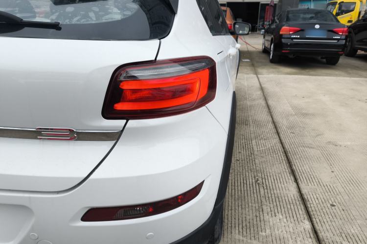 Used Qoros 3 2016 Urban SUV 1.6T Automatic Zhiyue Model Right Rear Taillight