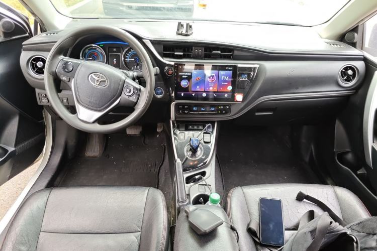 Used Toyota Corolla 2017 Revised Dual-Engine 1.8L E-CVT Leading Edition Center Console