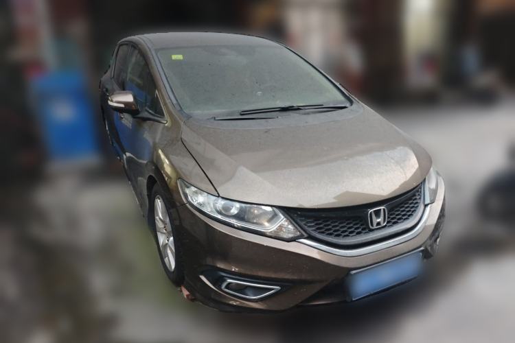 Used Honda Jade 2013 1.8L automatic Comfort version 5 seats Front Right 45 Deg