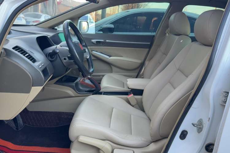 Used CIIMO CIIMO 2012 1.8L Automatic