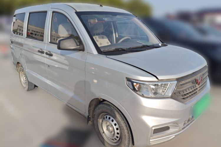 Used Wuling Hongguang V 2021 1.5L Jingqu Version LAR Front Right 45 Deg