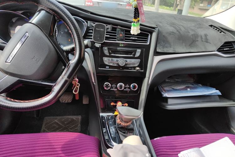 Used Venucia D60 2018 1.6L CVT Comfort Edition
