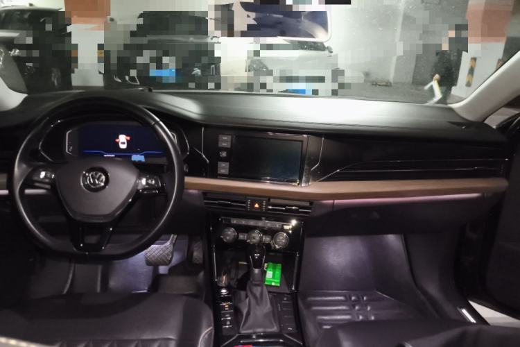 Used Volkswagen Passat 2019 380TSI Luxury Edition China VI Standard Center Console