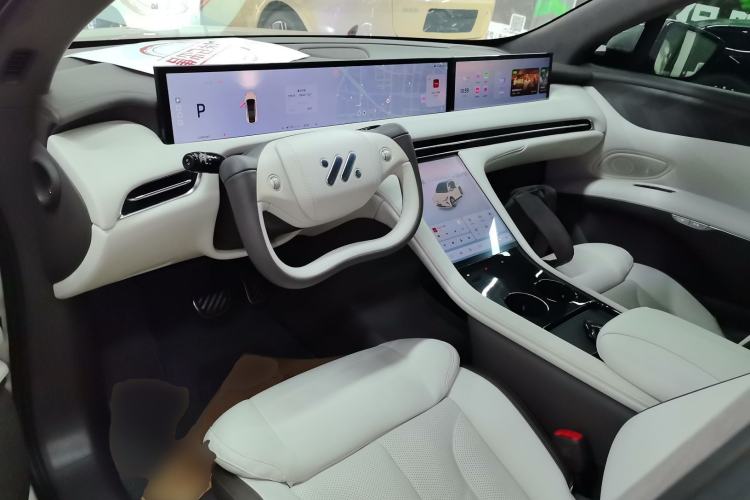 Used IM LS7 2023 100kWh Lux Rear-Drive Version