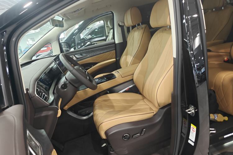 Used Denza D9 2024 EV 620 Premium Model Left Front Seat