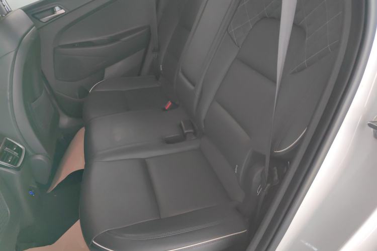 Used Hyundai Tucson 2020 280TGDi Two-Wheel-Drive GLS Smart Connectivity Version China VI Standard
