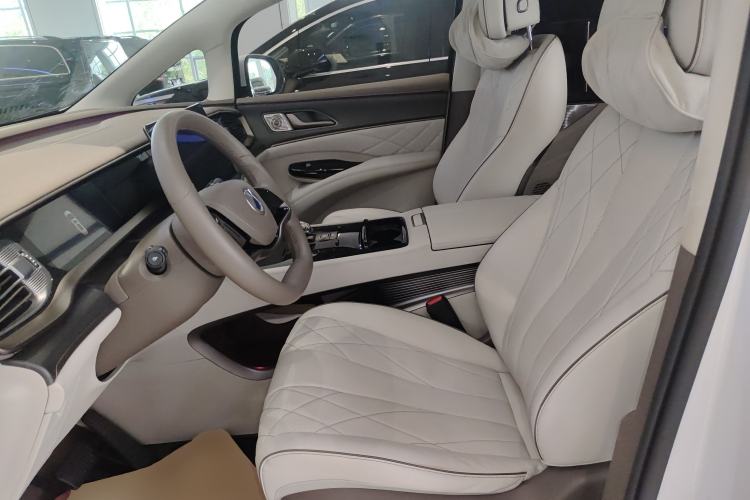 Used Denza D9 2022 DM-i 970 Four-Wheel Drive Flagship Model