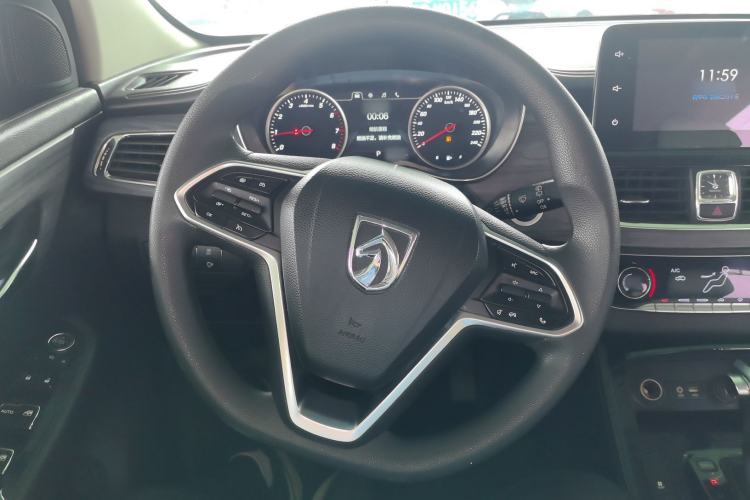 Used Baojun 730 2019 1.5T CVT Flagship Model 7 Seats China VI Emission Standard
