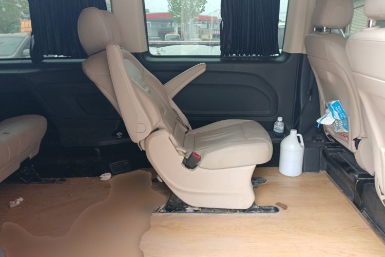 Used Mercedes-Benz Vito 2018 2.0T Elite Version 7 Seats China V Emission Standard Left Rear Seat