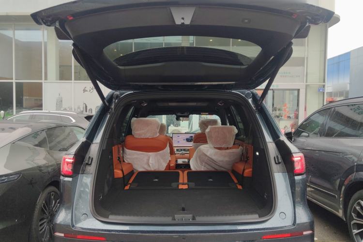 Used Geely Galaxy M9 2025 Model 230km Two-Wheel-Drive Exploration Edition Trunk