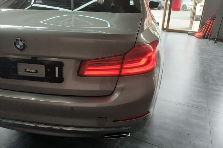 Used BMW 5 Series 2020 525Li Luxury Package Exterior 3