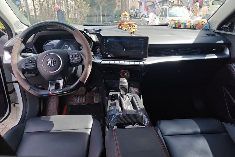 Used MG 5 2022 180 DVVT CVT Youth Luxury Edition
