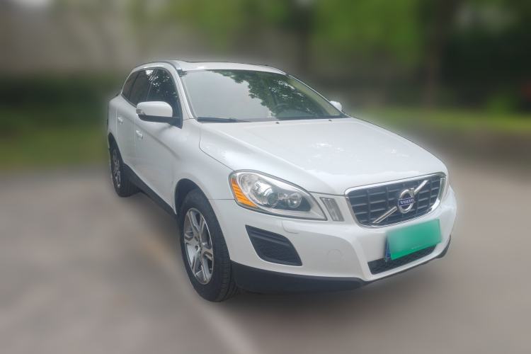 Used Volvo XC60 2013 T5 Comfort Edition Front Right 45 Deg