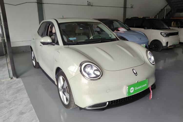 Used ORA Good Cat 2023 401 km Standard Range Premium Version Lithium Iron Phosphate Front Right 45 Deg