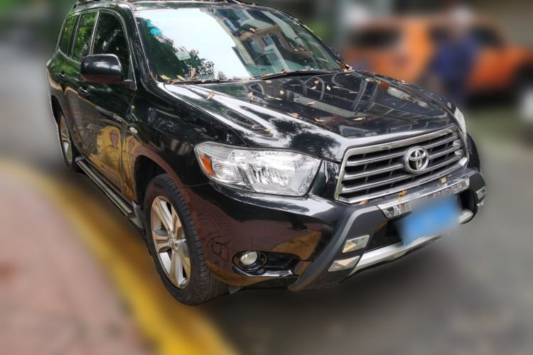 Used Toyota Highlander 2012 2.7L Two-Wheel Drive 7-Seater Luxury Edition Front Right 45 Deg