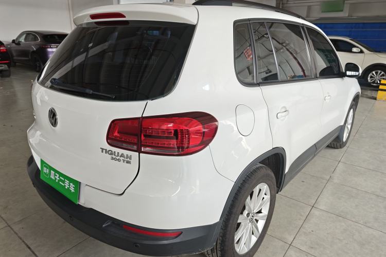 Used Volkswagen Tiguan 2015 1.8TSI Automatic Two-Wheel Drive Comfort Edition Rear Right 45 Deg