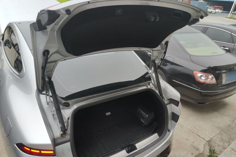 Used XPeng P7 2024 P7i 550 Pro Trunk