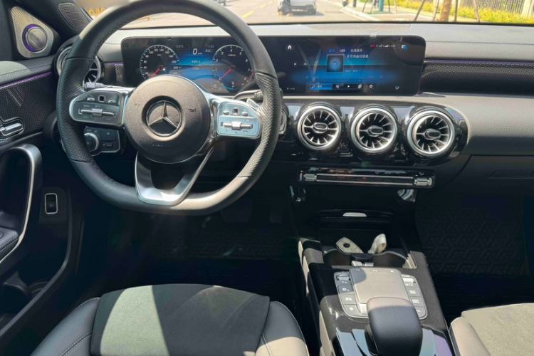 Used Mercedes-Benz A-Class 2022 Revised Version A 200 L Sport Sedan Fashionable Style