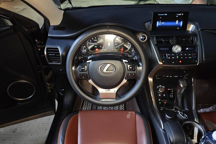 Used Lexus NX 2015 300h Front-Drive Fēngshàng Edition
