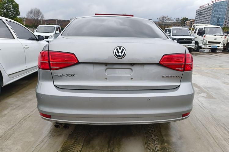 Used Volkswagen Sagitar 2017 230TSI Automatic Comfort Version
