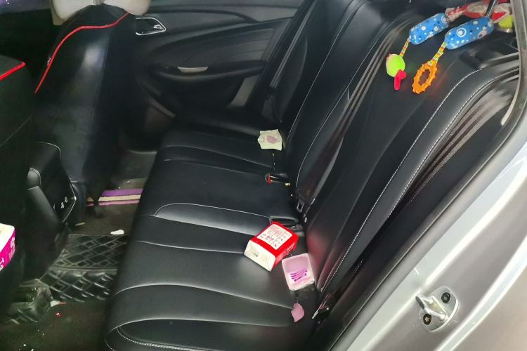 Used Roewe i5 2019 GL 20T Automatic 4G Connected & Ultra-Cool Play Edition