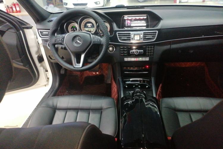 Used Mercedes-Benz E-Class 2015 E 260 L Sport & Fashion Model
