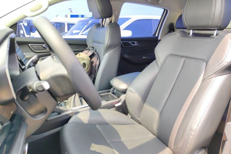 Used JMC Yuhu 9 2019 2.0T Manual Gasoline 4x4 Comfort Edition
