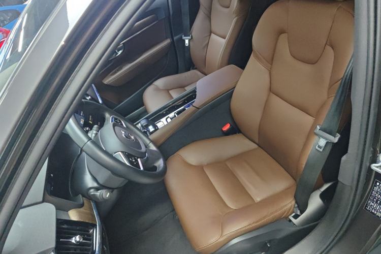 Used Volvo V90 2022 Cross Country B5 AWD Smart Range Edition