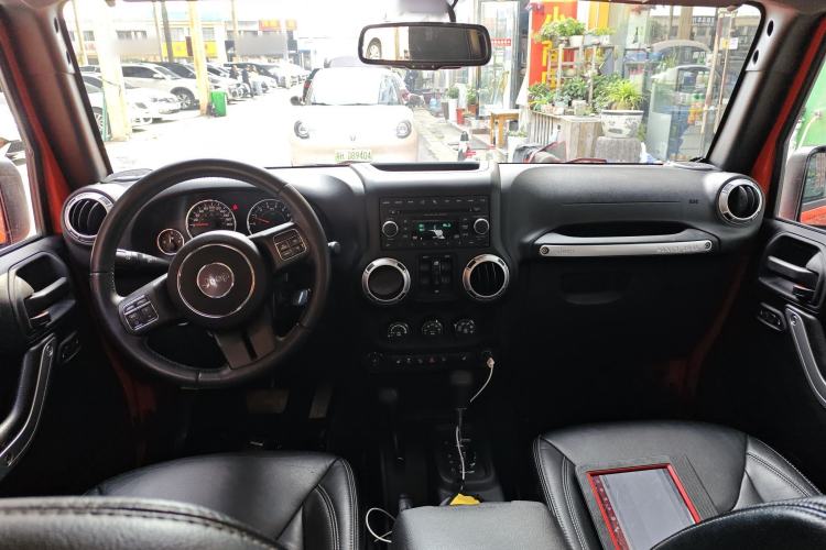 Used Jeep Wrangler 2015 3.0L Sahara Four-Door Edition
