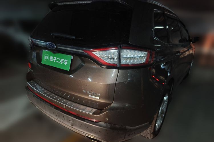 Used Ford Edge 2015 2.0T GTDi Two-Wheel-Drive High-Line Version

