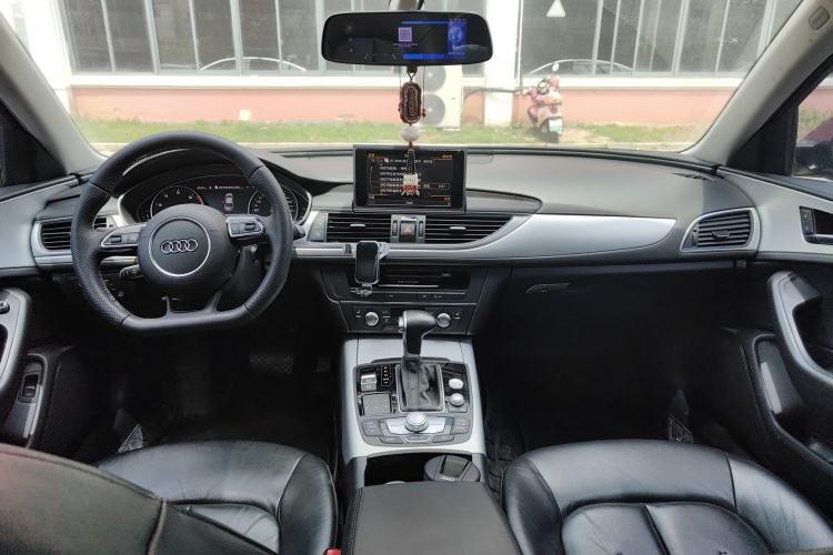 Used Audi A6L 2014 TFSI Comfort Model Center Console