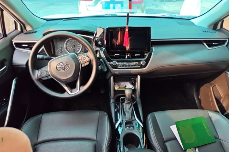 Used Toyota FRONTLANDER 2022 2.0L CVT Luxury PLUS Edition Center Console