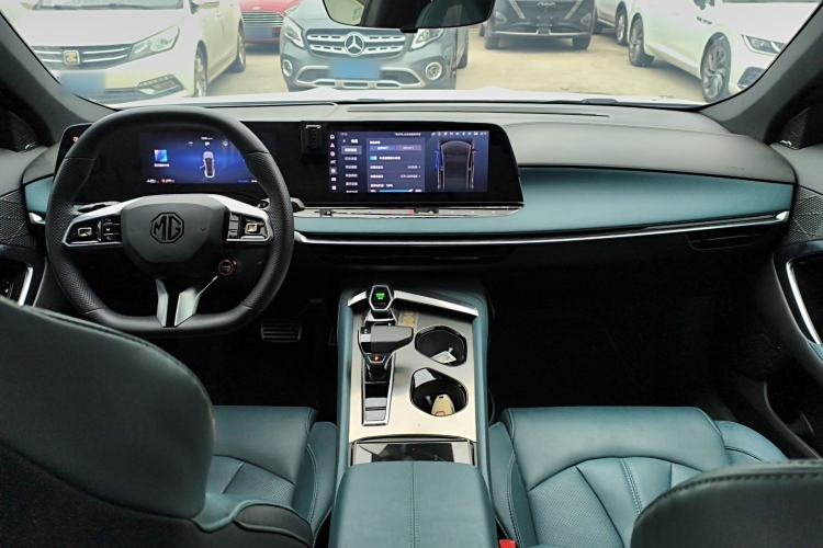 Used MG 7 2023 2.0T Automatic Hunter Luxury Edition Center Console