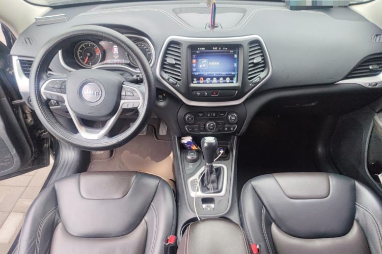 Used Jeep Cherokee 2016 2.4L Superior Edition
